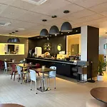 ホテル Campanile Gare- Geneve 3*